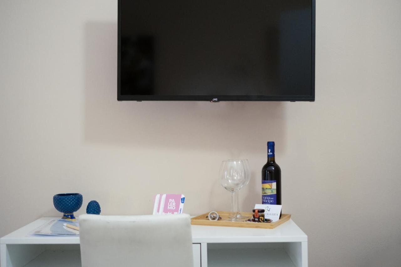 I Quattru Vuci Rooms Palermo Bagian luar foto