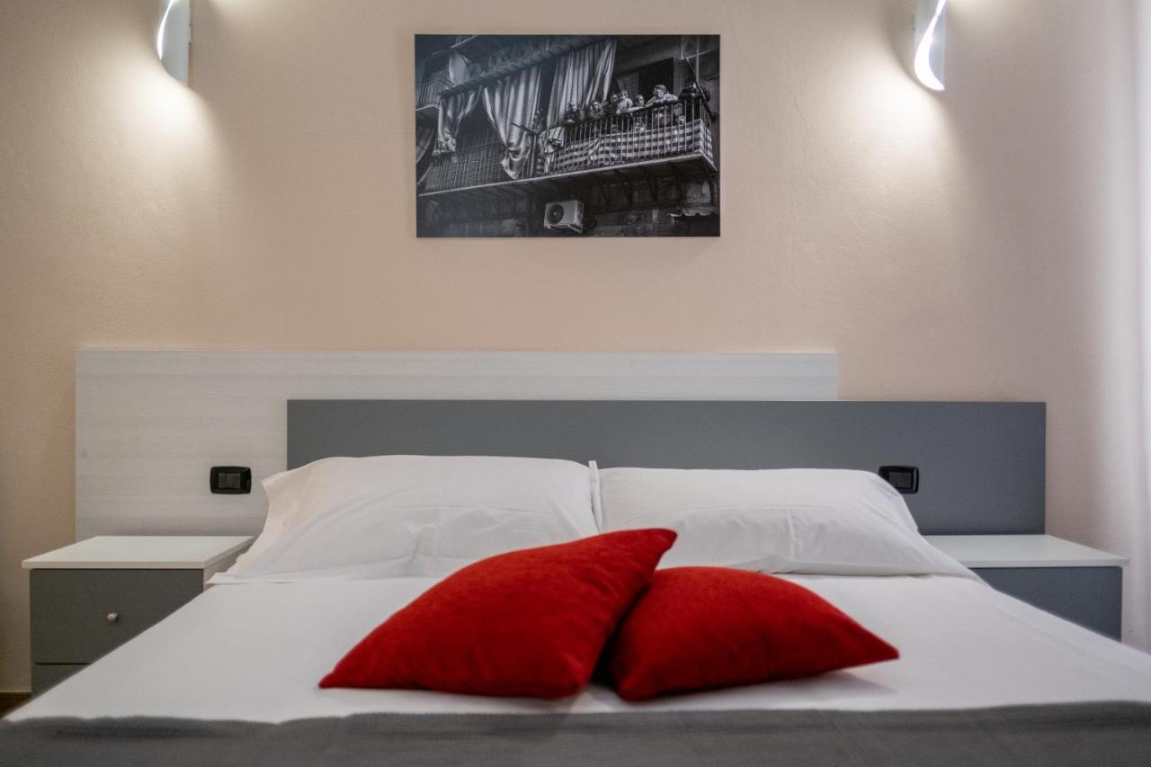 I Quattru Vuci Rooms Palermo Bagian luar foto
